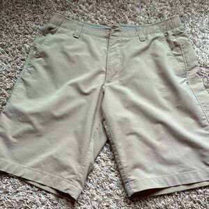 Under Armour golf shorts men size 34 waist
